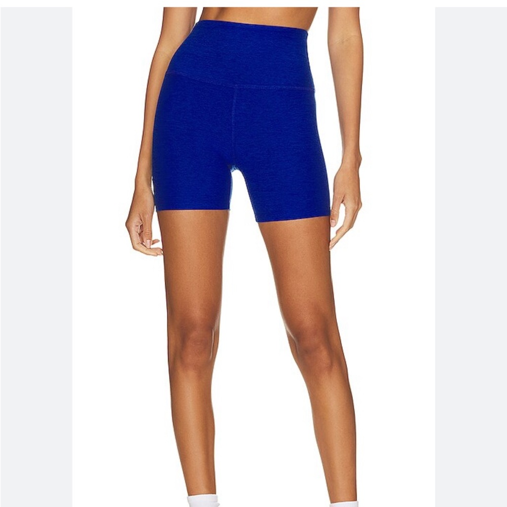 KEEP PACE BIKER SHORT IN ELECTRIC ROYAL HEATHER
Beyond Yoga size Large